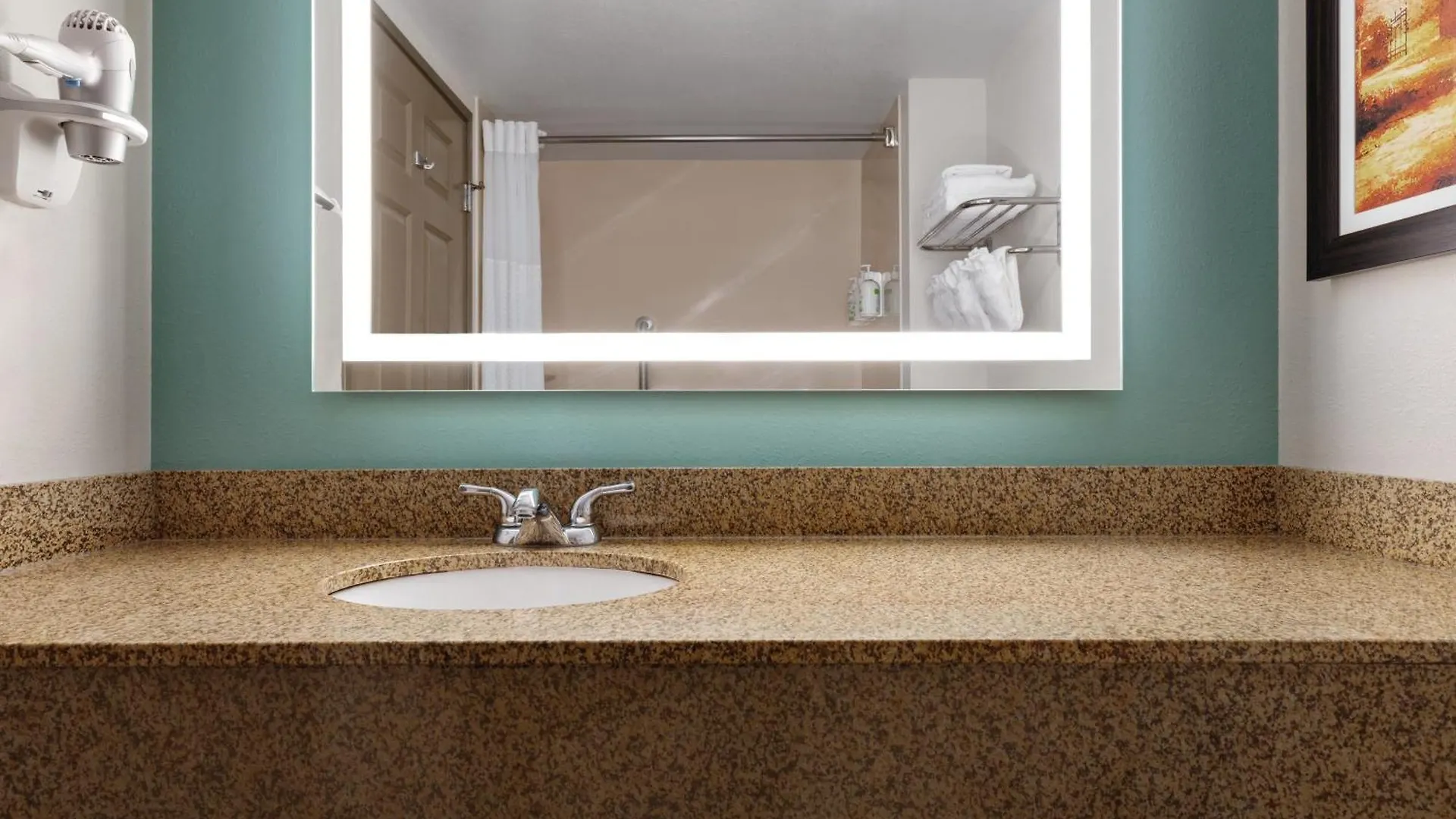*** Hotel Wingate By Wyndham Louisville East United States