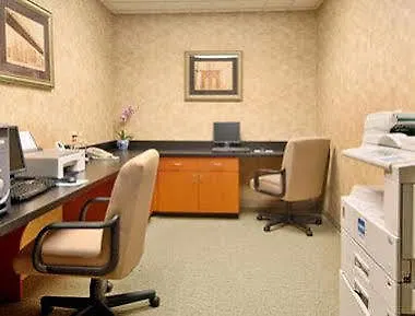 Hotel Wingate By Wyndham Louisville East