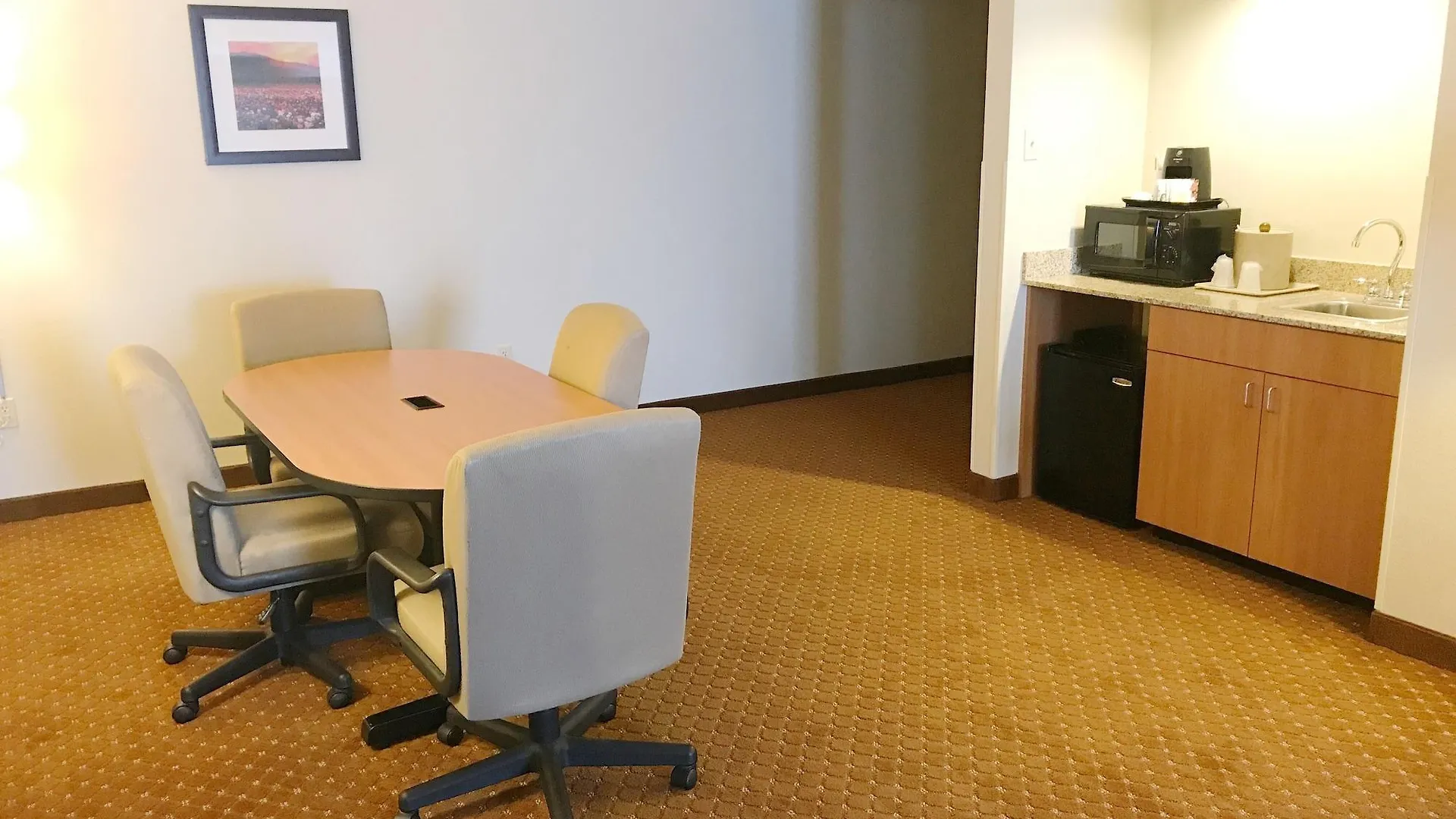 Hotel Wingate By Wyndham Louisville East