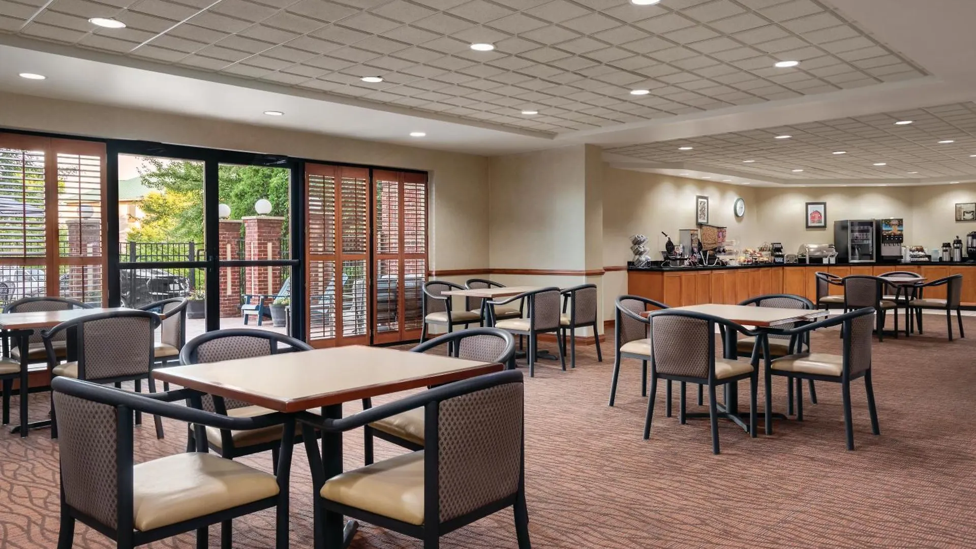 Hotel Wingate By Wyndham Louisville East