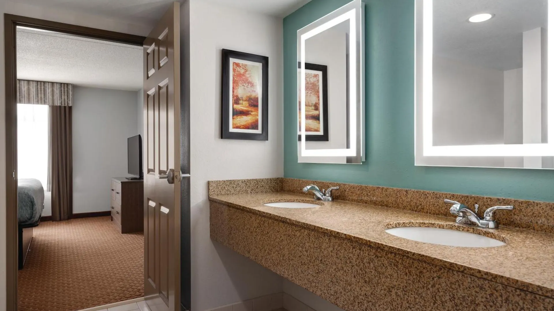 Wingate By Wyndham Louisville East Hotel