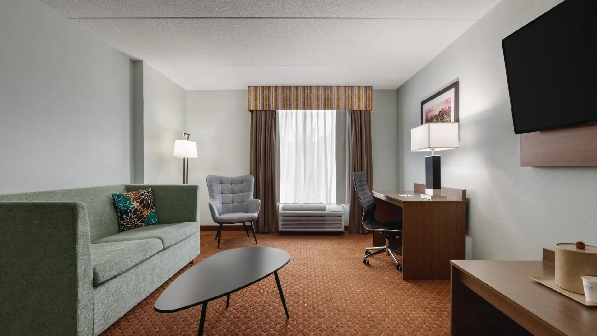 Wingate By Wyndham Louisville East Hotel
