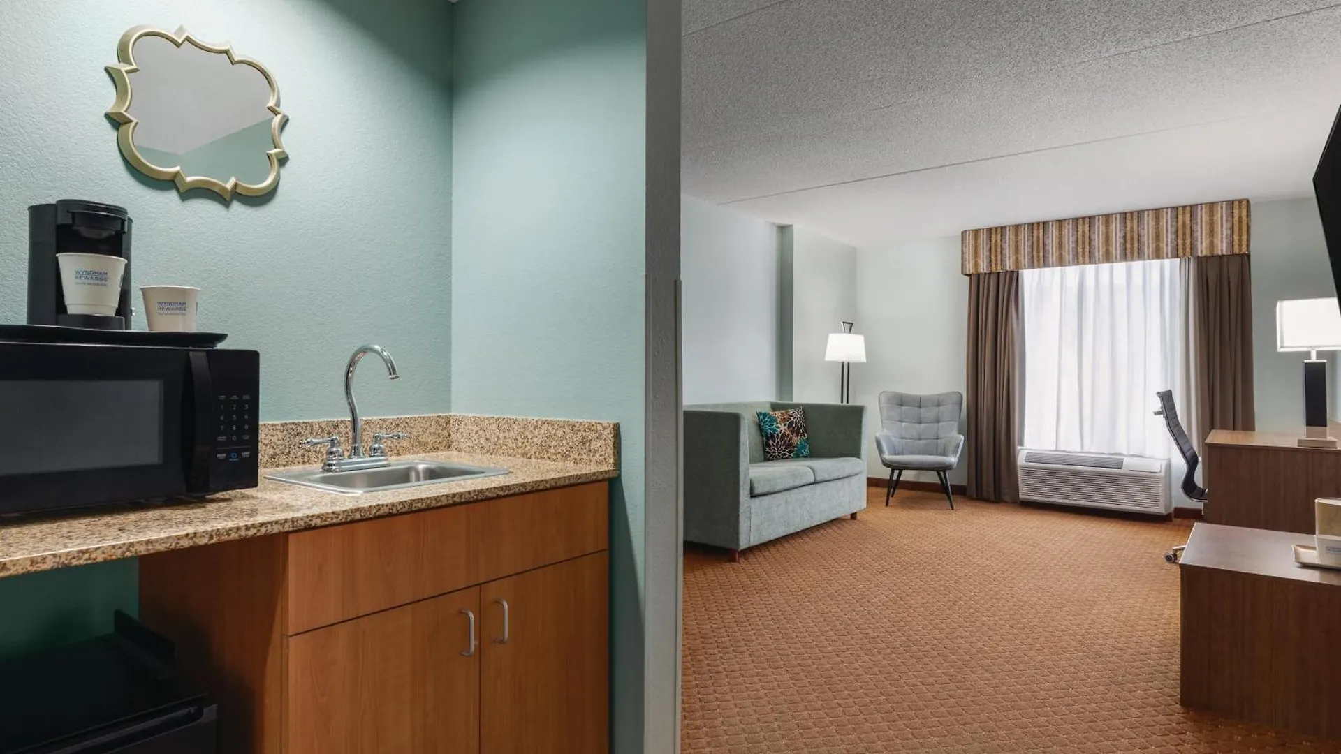 *** Hotel Wingate By Wyndham Louisville East United States