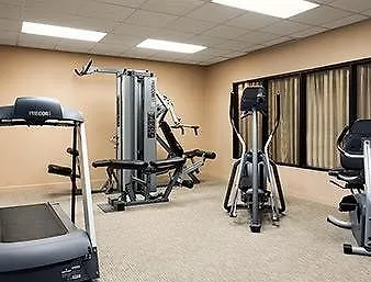 Hotel Wingate By Wyndham Louisville East