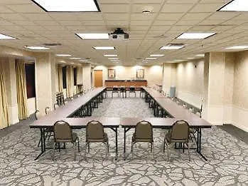 Hotel Wingate By Wyndham Louisville East